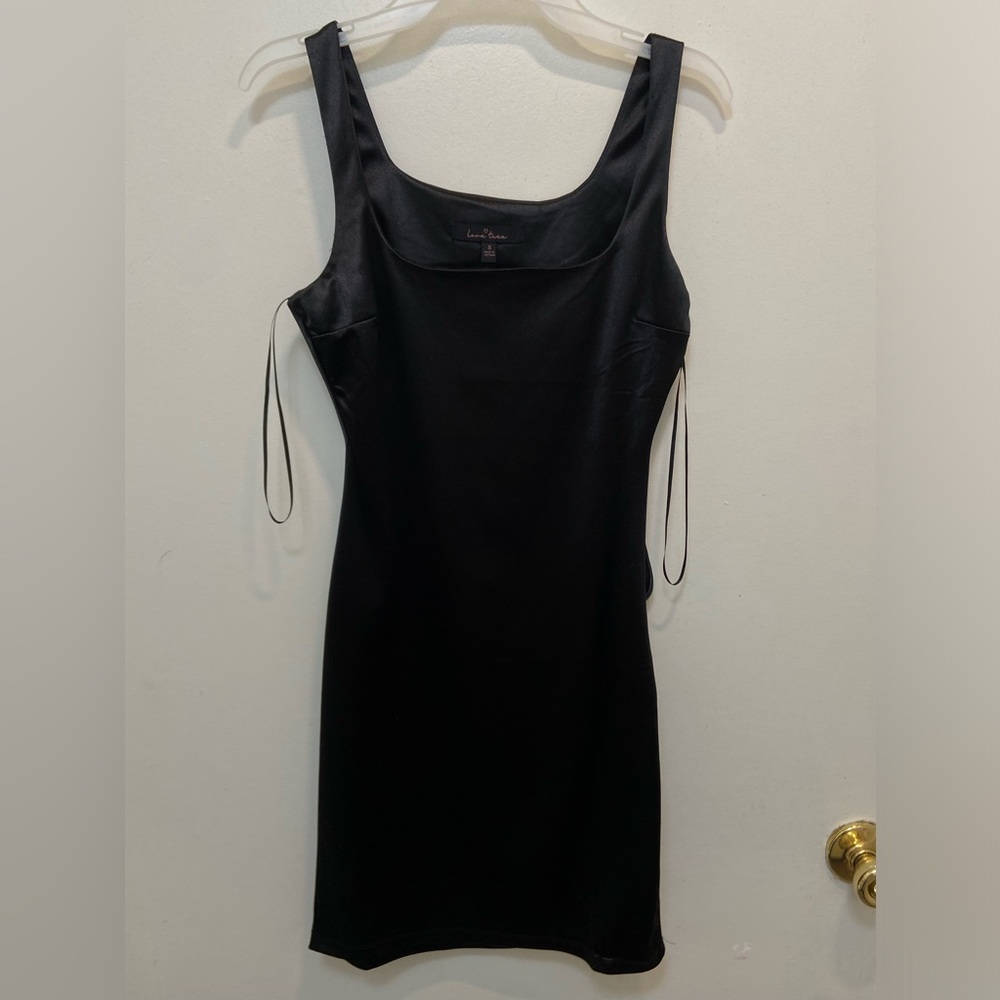 Elegant Black Sleeveless Dress